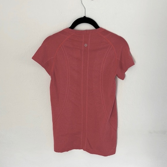 Lululemon swiftly tech shirt - Picture 3 of 3